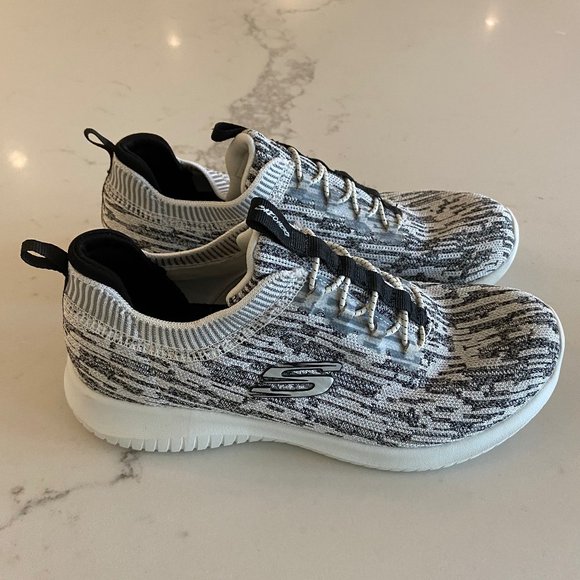 black sketchers size 6